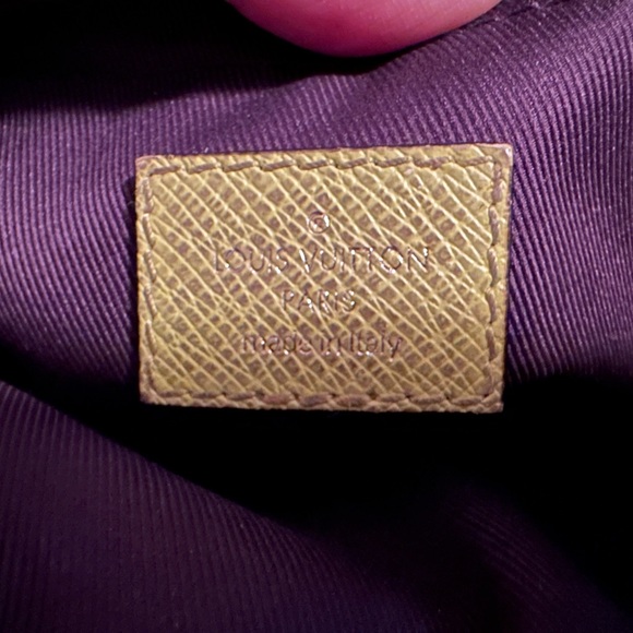 Louis Vuitton Lime Green Crossbody - Picture 5 of 9